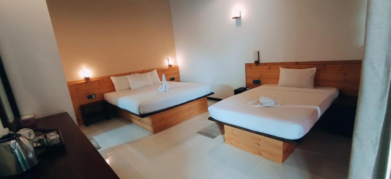Hotel Bella Vista Anuradhapura Bagian luar foto