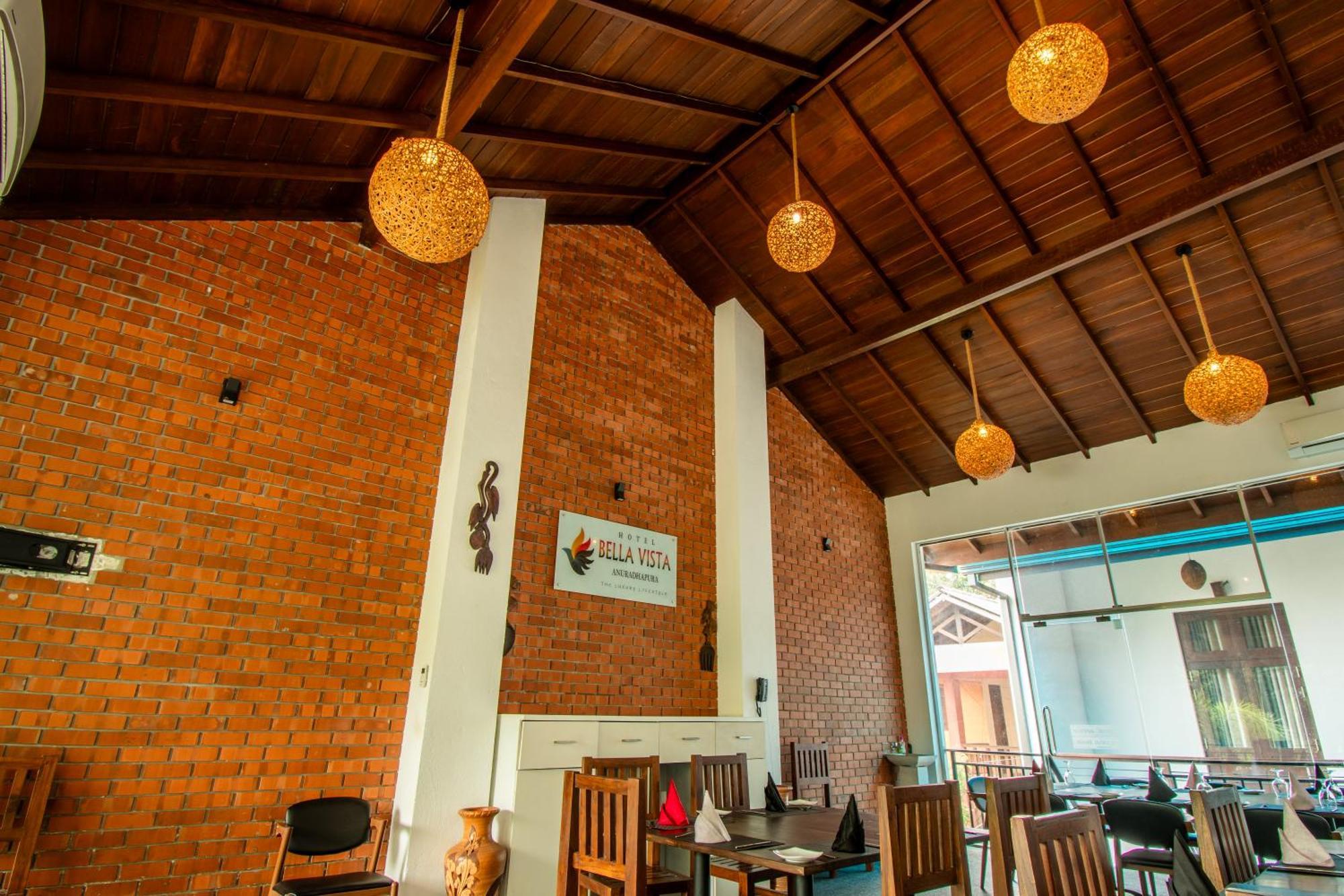 Hotel Bella Vista Anuradhapura Bagian luar foto
