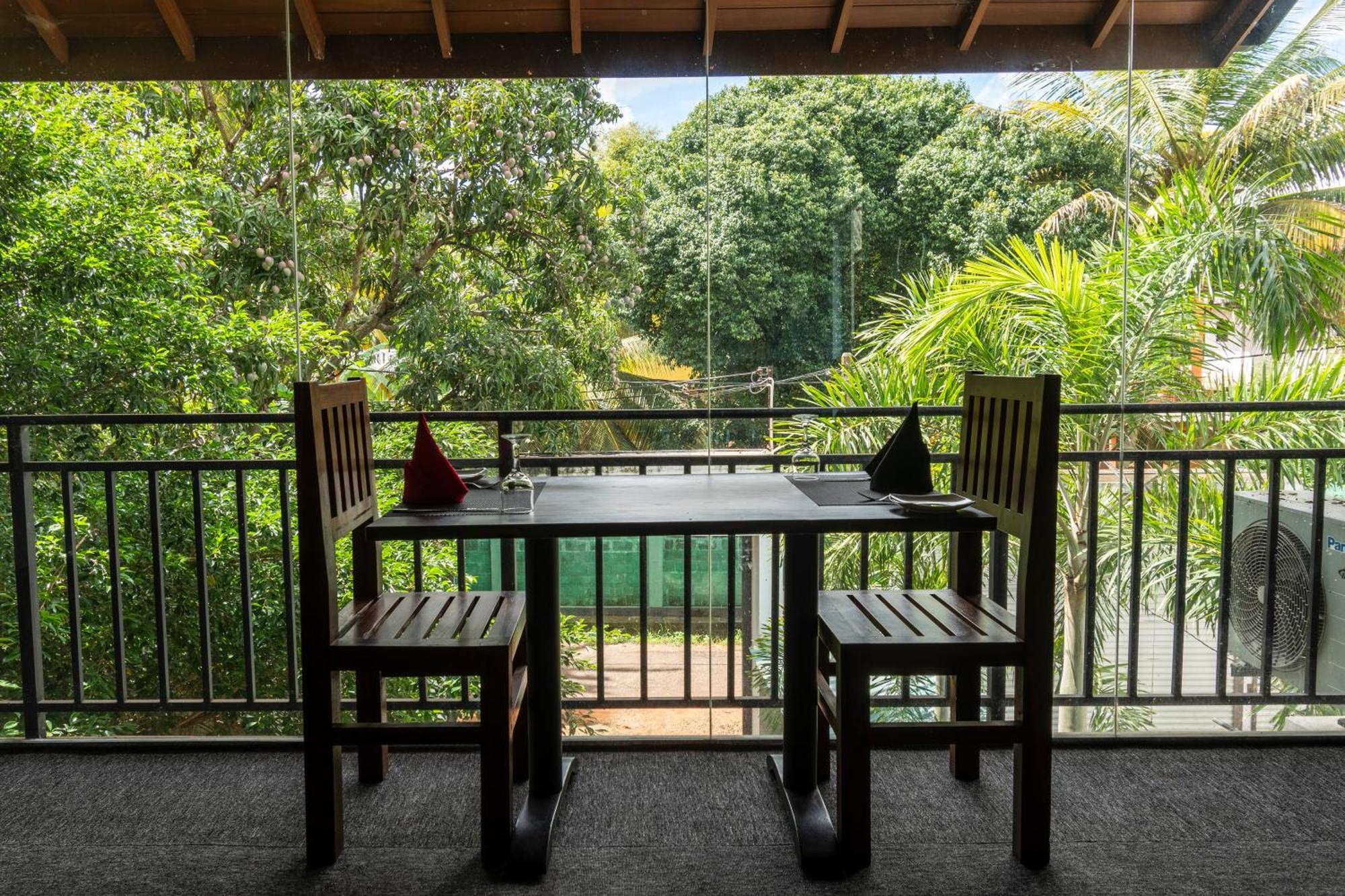 Hotel Bella Vista Anuradhapura Bagian luar foto