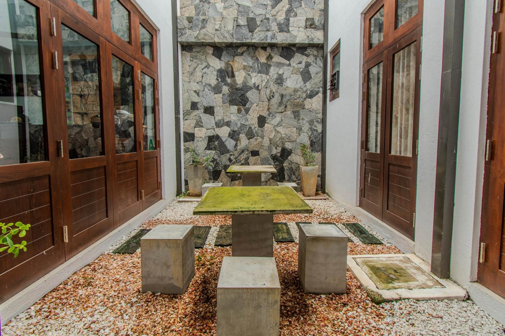 Hotel Bella Vista Anuradhapura Bagian luar foto