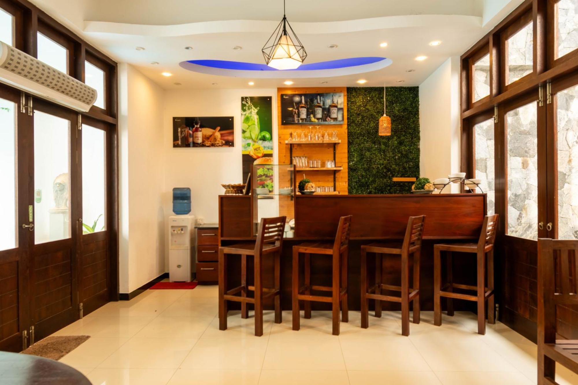 Hotel Bella Vista Anuradhapura Bagian luar foto