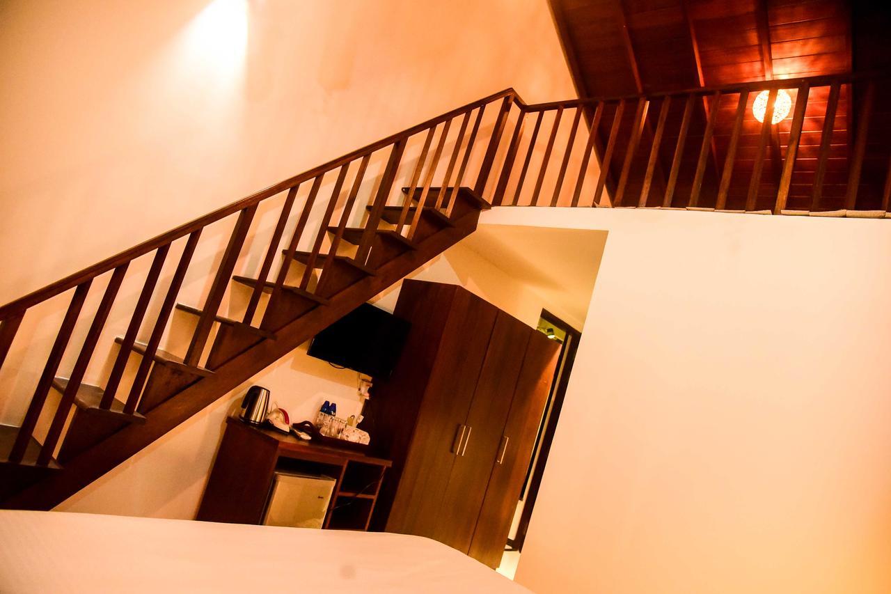 Hotel Bella Vista Anuradhapura Bagian luar foto