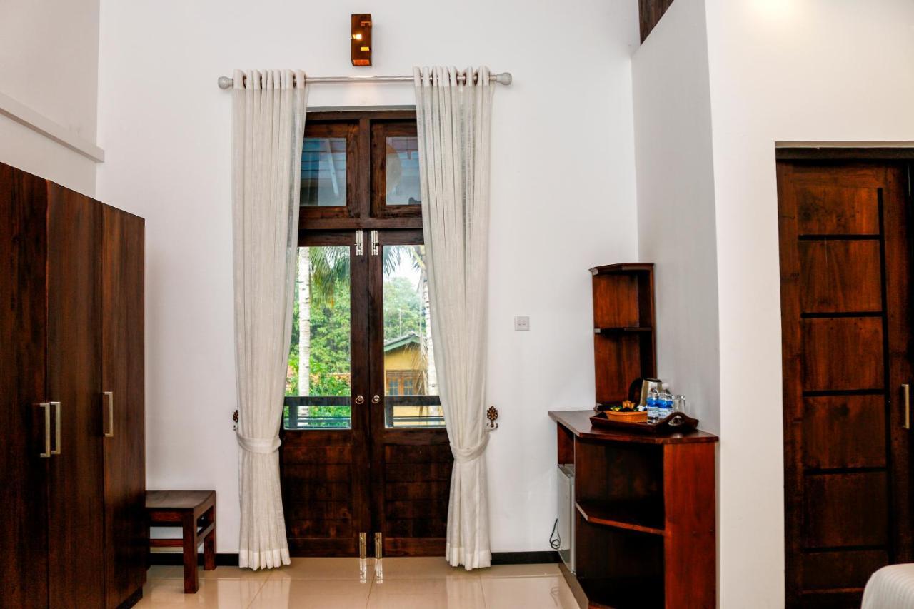 Hotel Bella Vista Anuradhapura Bagian luar foto