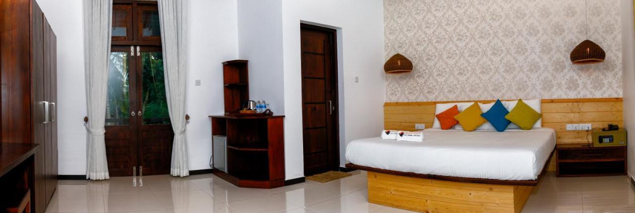 Hotel Bella Vista Anuradhapura Bagian luar foto