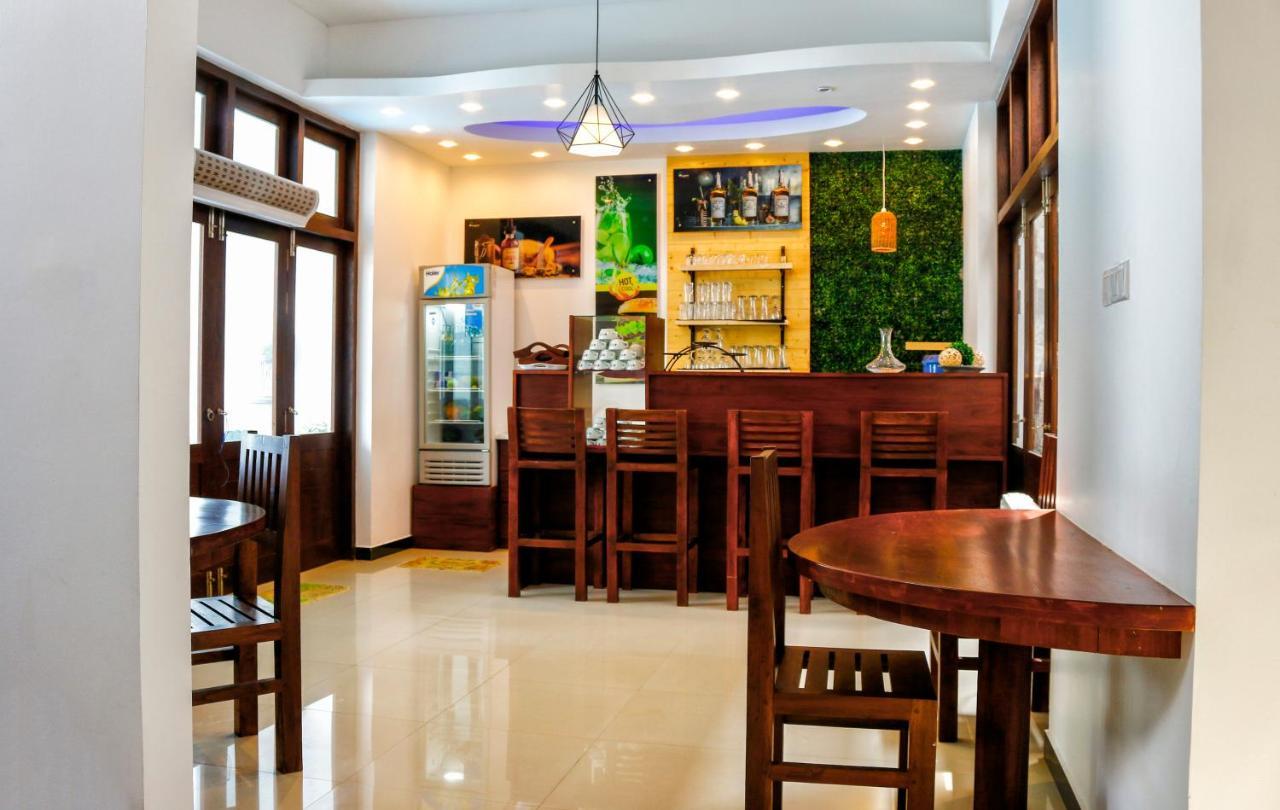 Hotel Bella Vista Anuradhapura Bagian luar foto