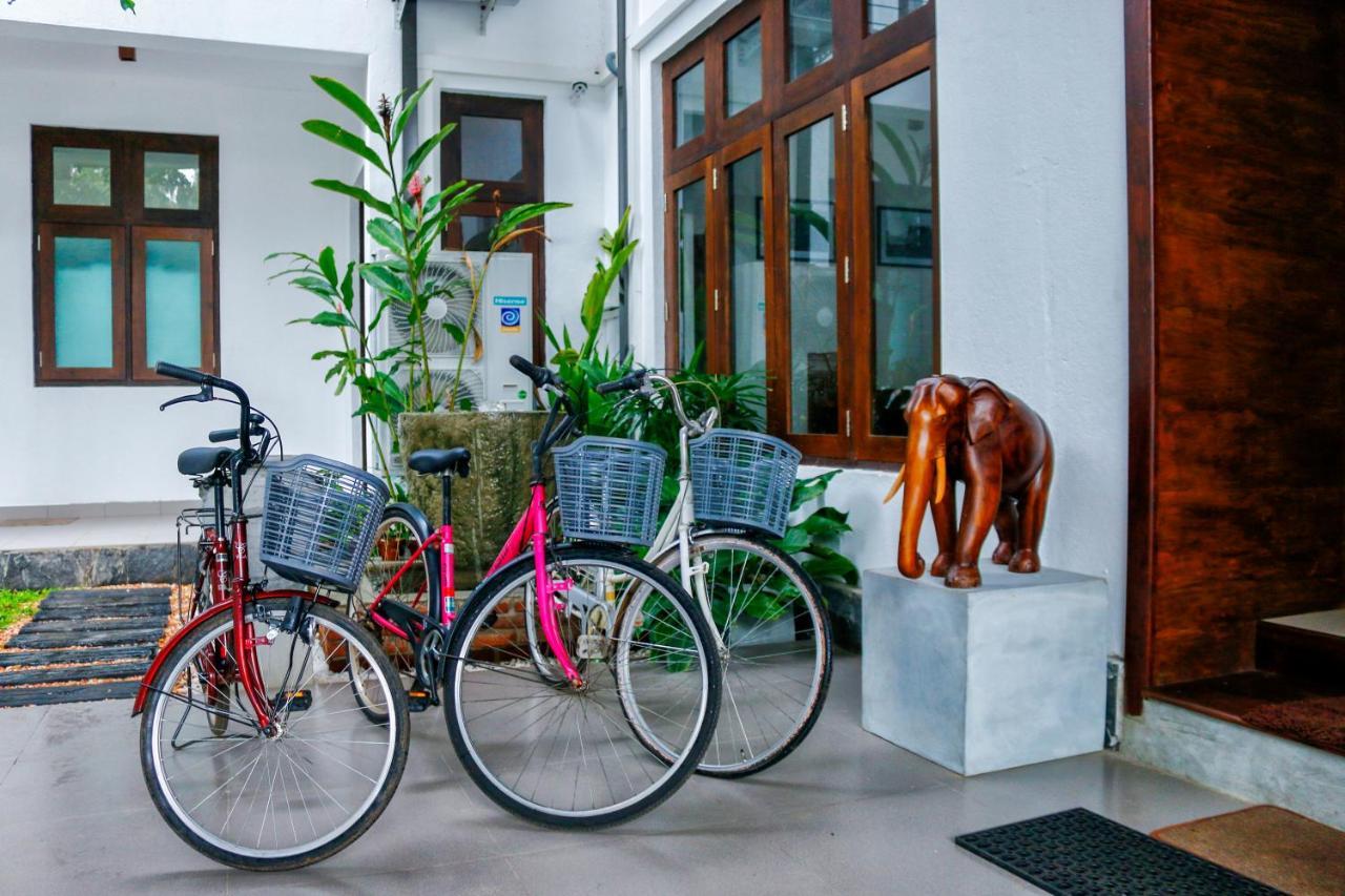 Hotel Bella Vista Anuradhapura Bagian luar foto
