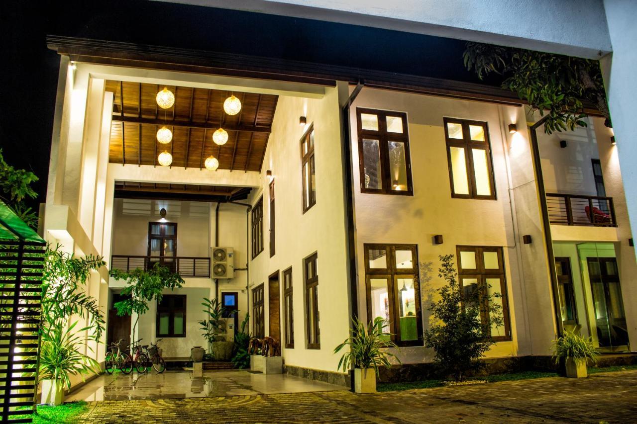 Hotel Bella Vista Anuradhapura Bagian luar foto